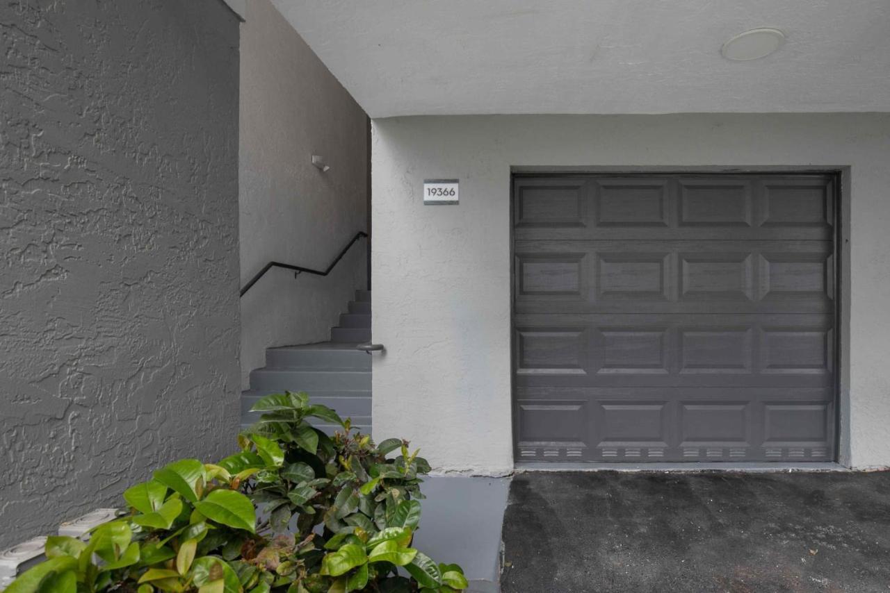 Modern Townhouse Apartments Near The Turnberry Golf Course, Aventura Mall, And Sunny Isles Beach Exterior photo